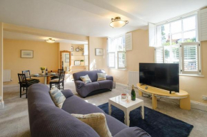 Hill House Apartment